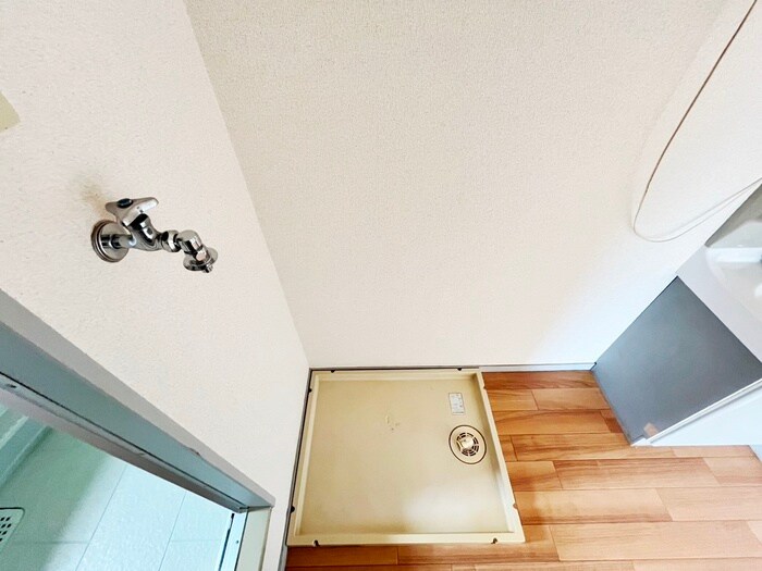 物件内観写真16　(洗濯機置場)