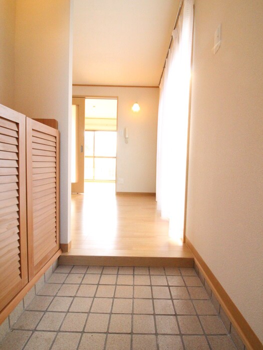 物件内観写真15　(玄関)