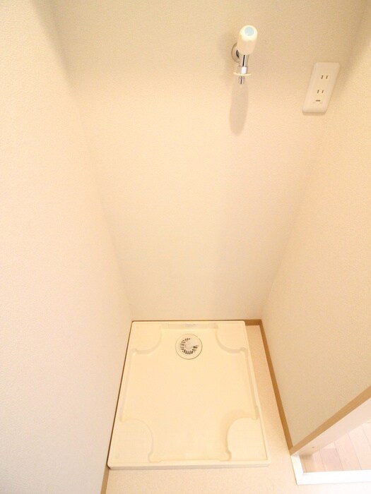 物件内観写真18　(洗濯機置場)