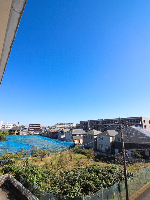 物件内観写真16　(室内からの展望)