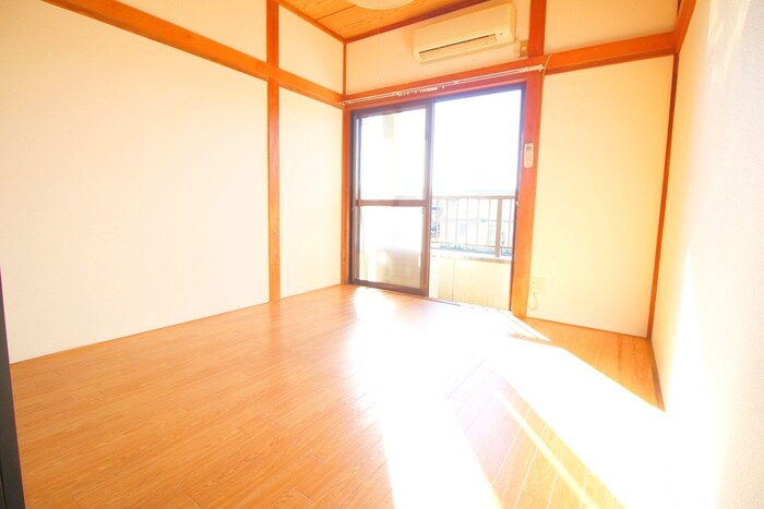 物件内観写真8　(居室)