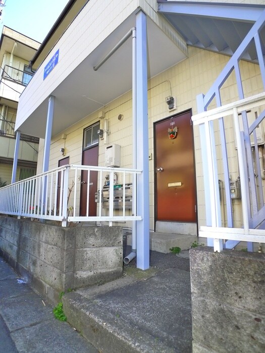 物件外観写真5　(エントランス部分)