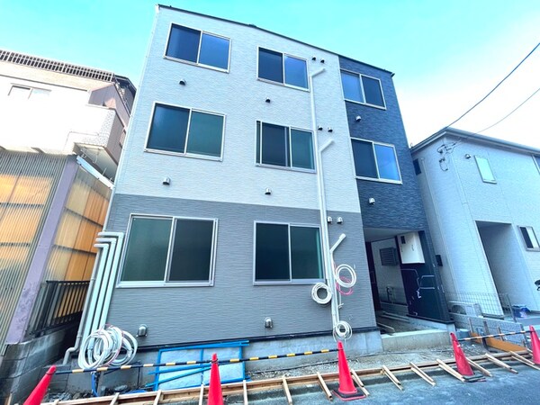 建築中