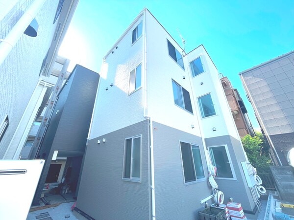 建築中