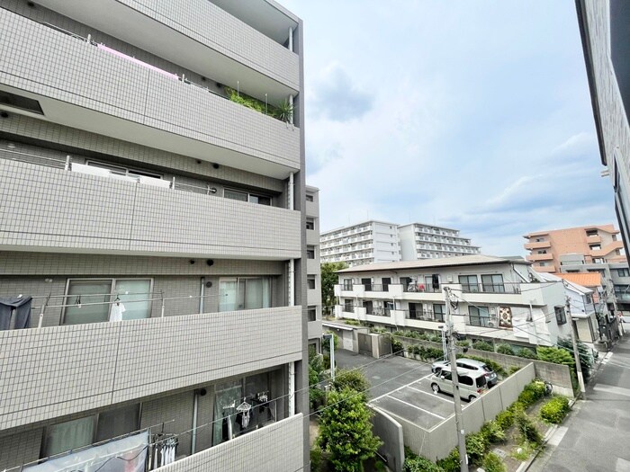 物件内観写真22　(室内からの展望)