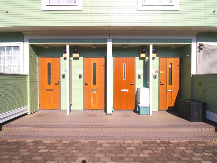 物件外観写真2　(エントランス部分)