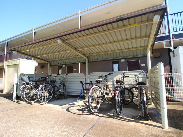 物件外観写真6　(駐輪場)
