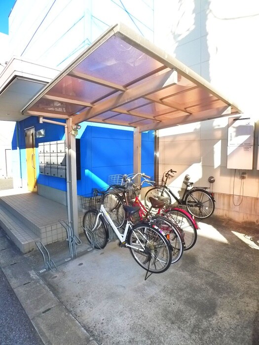 物件外観写真6　(駐輪場)