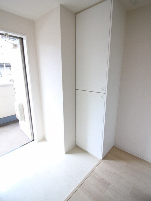 物件内観写真18　(玄関)