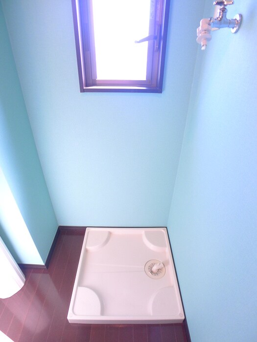 物件内観写真16　(洗濯機置場)