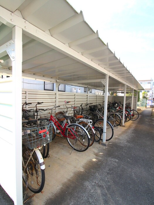 物件外観写真5　(駐輪場)
