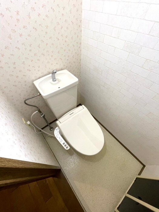 小金井市本町３丁目戸建のトイレ