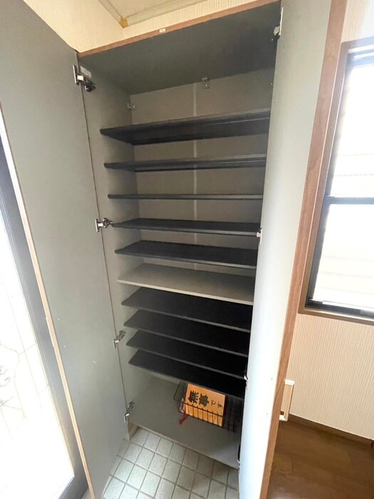 小金井市本町３丁目戸建の靴箱