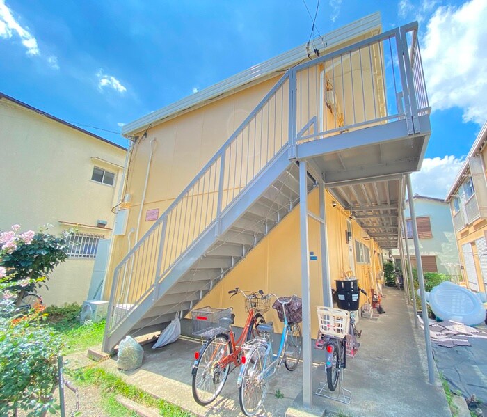 物件外観写真4　(駐輪場)