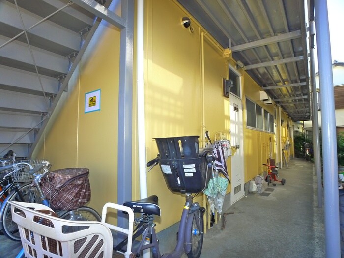 物件外観写真6　(エントランス部分)