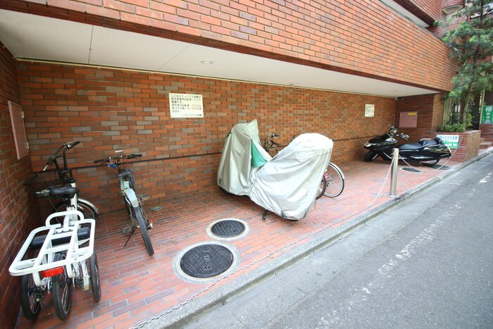 物件外観写真3　(駐輪場)