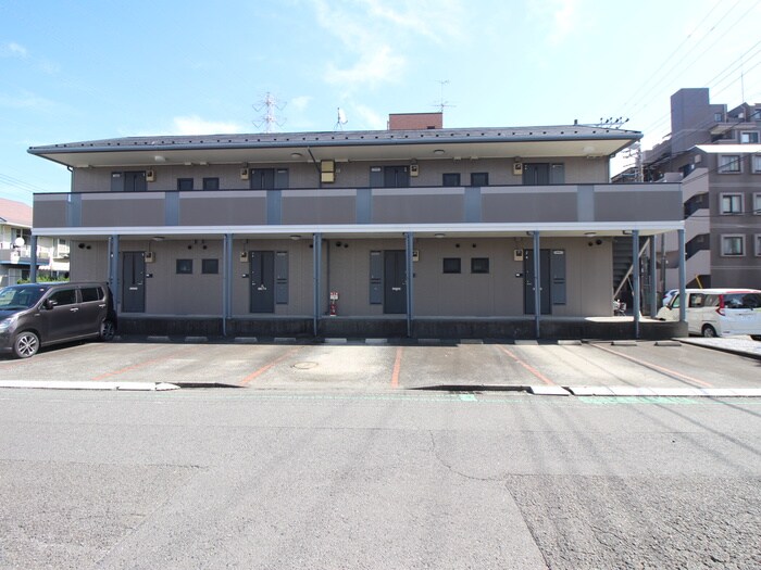 物件外観写真3　(駐車場)