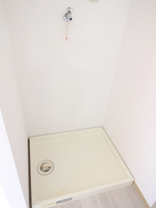 物件内観写真13　(洗濯機置場)