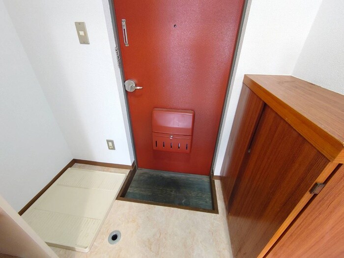 物件内観写真16　(玄関)