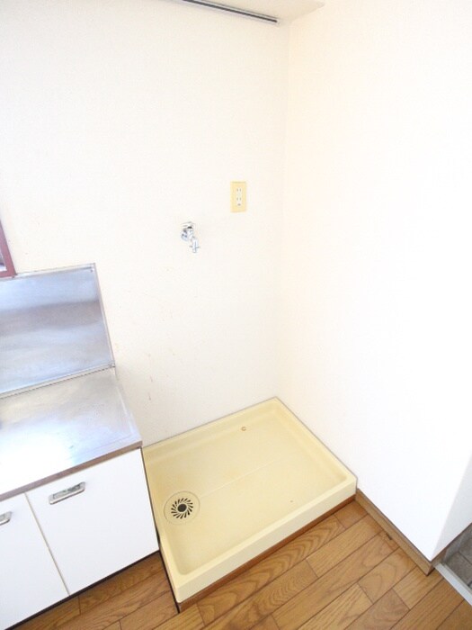 物件内観写真18　(洗濯機置場)