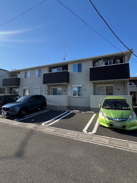 物件外観写真2　(駐車場)