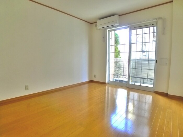 物件内観写真10　(室内からの展望)