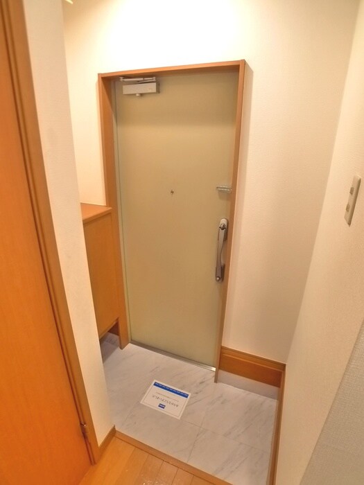 物件内観写真16　(玄関)