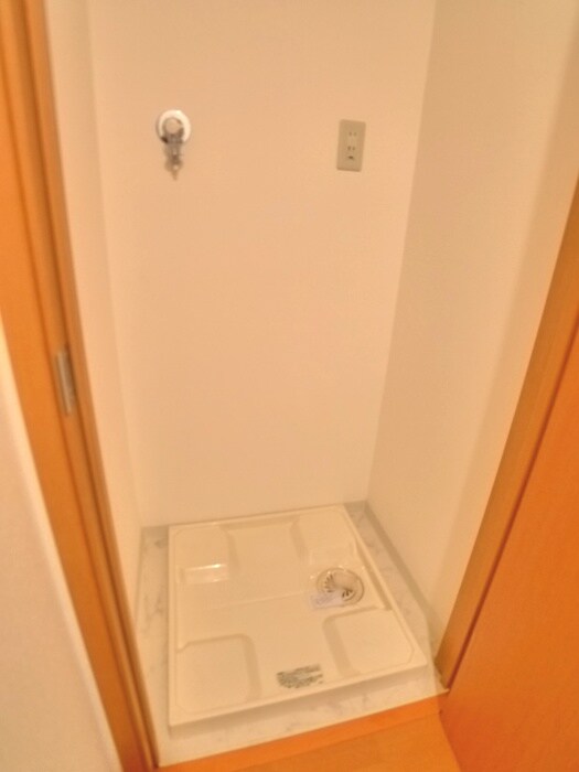 物件内観写真17　(洗濯機置場)