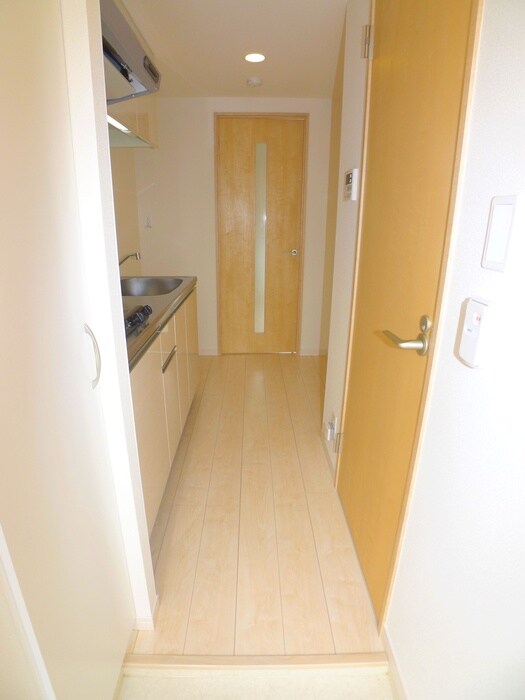 物件内観写真11　(玄関)