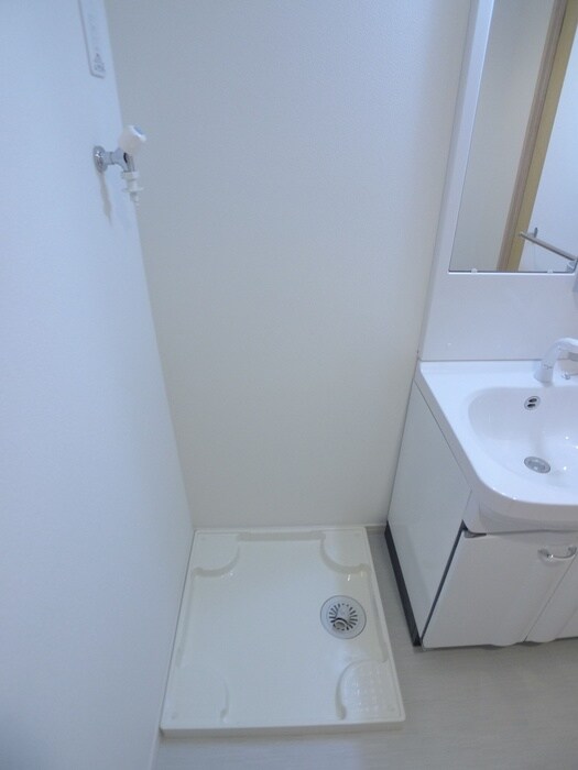 物件内観写真13　(洗濯機置場)