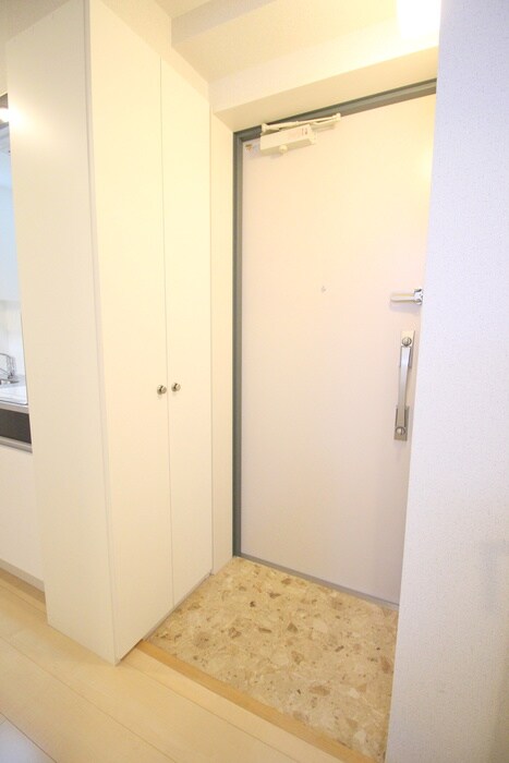 物件内観写真7　(玄関)