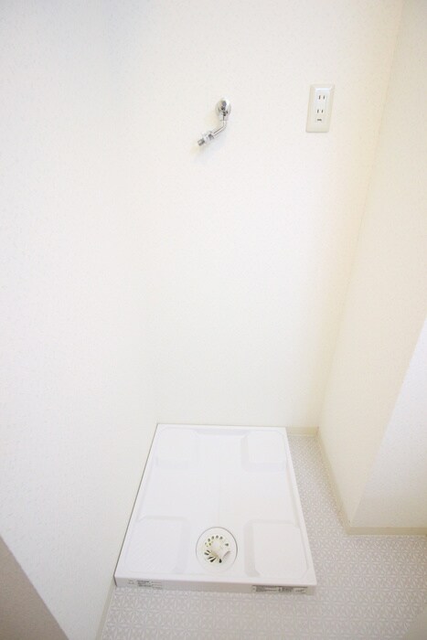 物件内観写真16　(洗濯機置場)