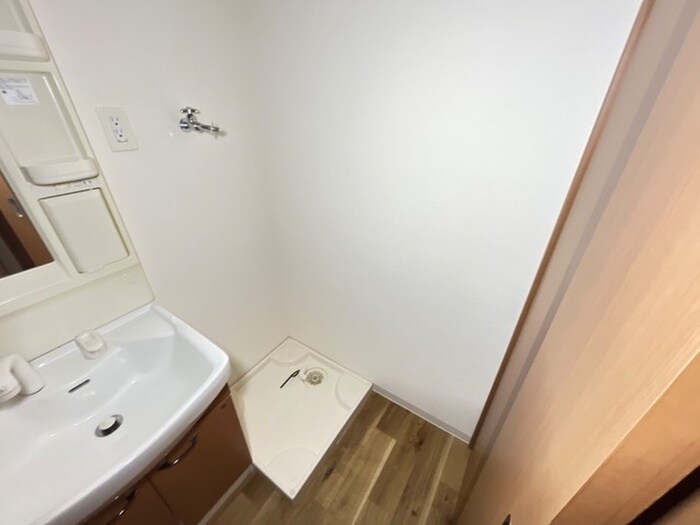 物件内観写真13　(洗濯機置場)