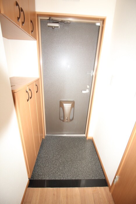 物件内観写真14　(玄関)