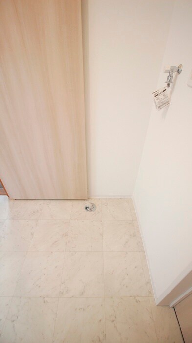 物件内観写真11　(洗濯機置場)