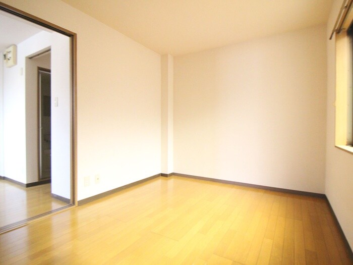 物件内観写真6　(居室)