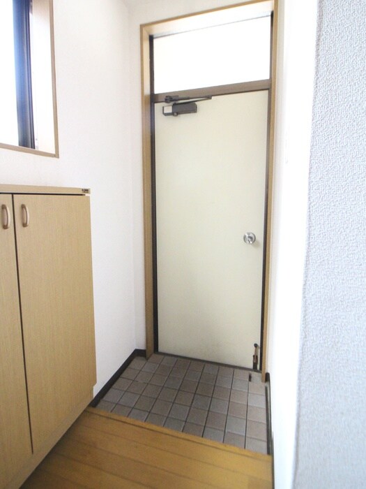 物件内観写真13　(玄関)