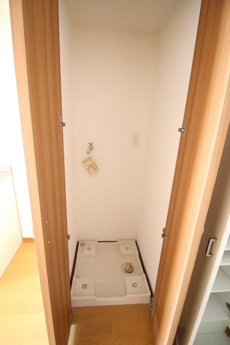 物件内観写真13　(洗濯機置場)