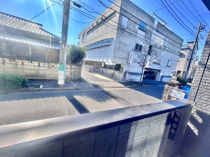 物件内観写真13　(室内からの展望)