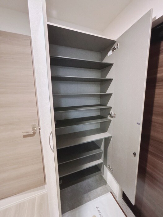 D-ROOMPREMIUM多磨霊園駅の靴箱