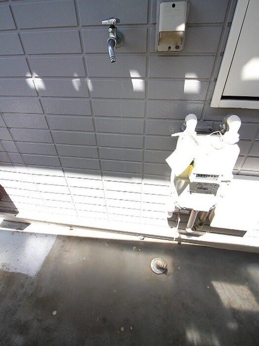 物件内観写真14　(洗濯機置場)