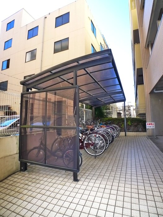 物件外観写真6　(駐輪場)