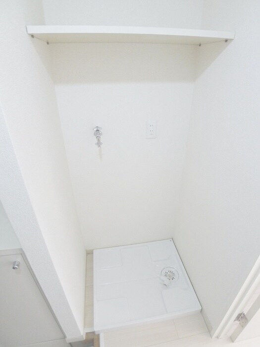 物件内観写真13　(洗濯機置場)