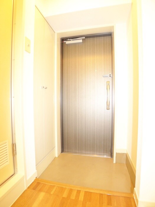 物件内観写真15　(玄関)