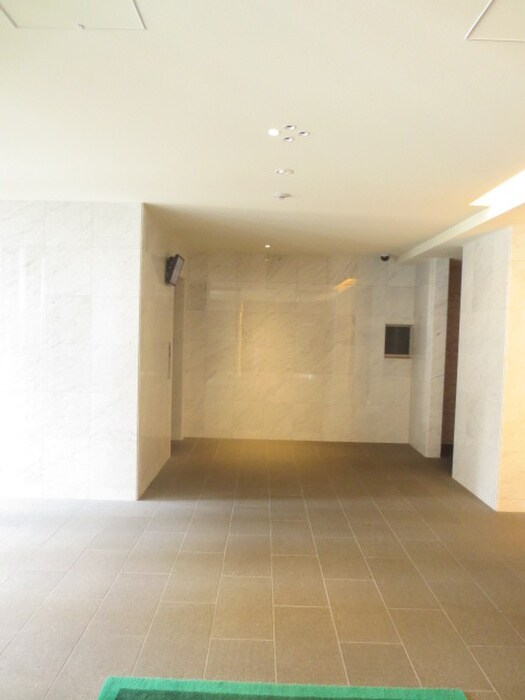 物件外観写真5　(エントランス部分)