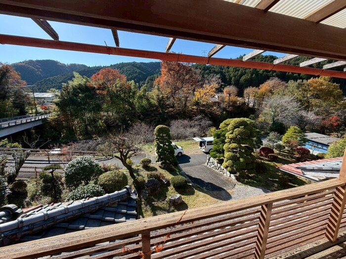 物件内観写真10　(室内からの展望)