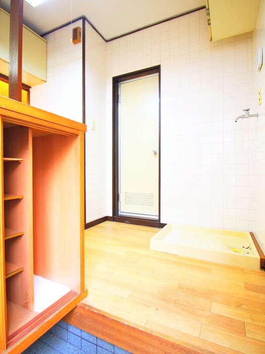 物件内観写真14　(玄関)