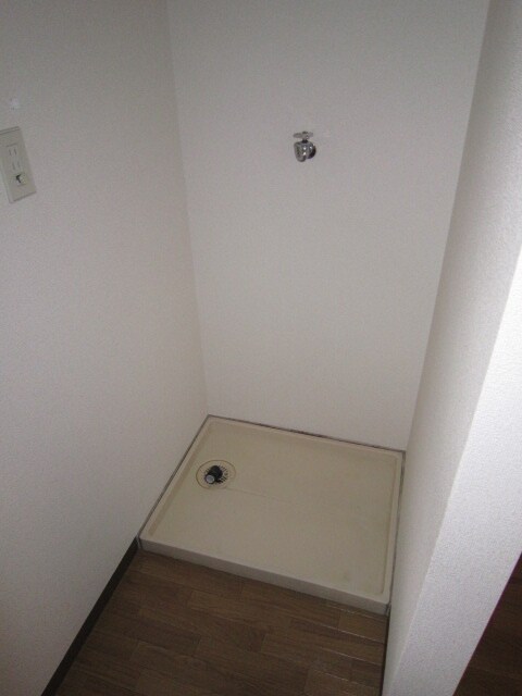 物件内観写真14　(洗濯機置場)