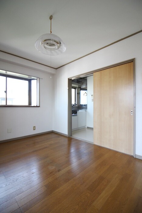 物件内観写真8　(居室)