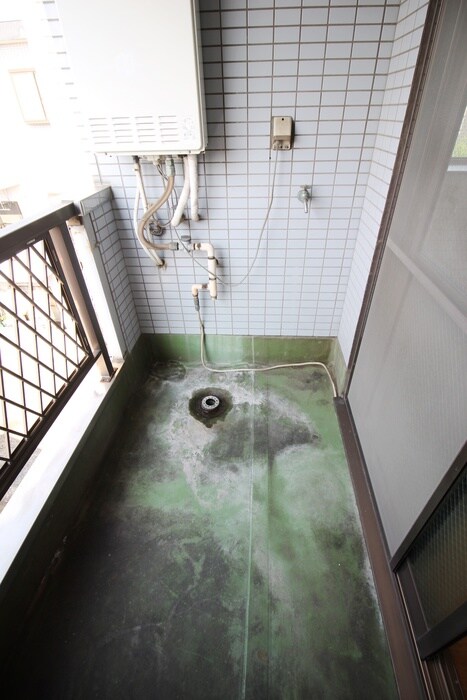 物件内観写真15　(洗濯機置場)